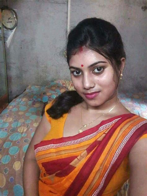 sexy bhabhi pic|Cleavage of aunties & desi girls 